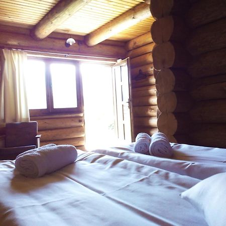 Casa Muntelui - Sambata Pensionat Sîmbăta de Sus Exteriör bild