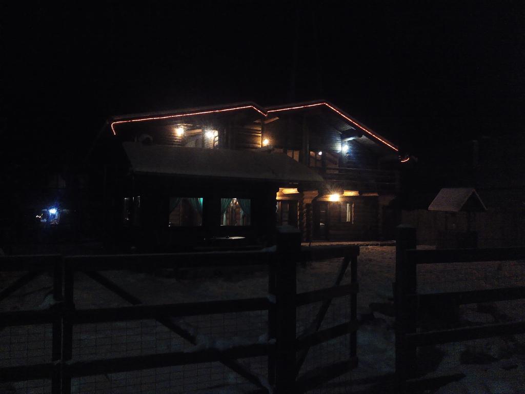 Casa Muntelui - Sambata Pensionat Sîmbăta de Sus Exteriör bild