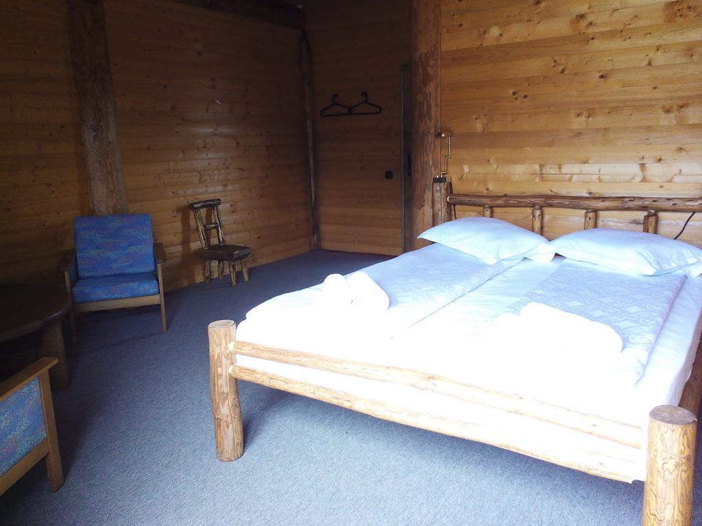 Casa Muntelui - Sambata Pensionat Sîmbăta de Sus Rum bild