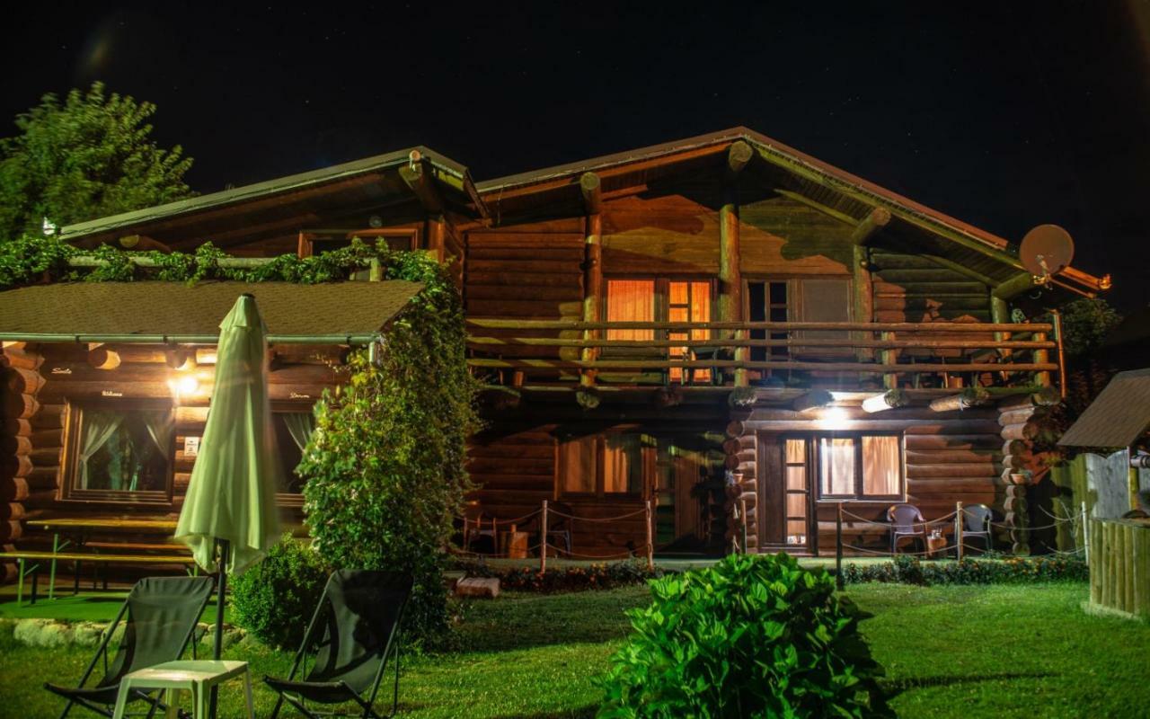 Casa Muntelui - Sambata Pensionat Sîmbăta de Sus Exteriör bild